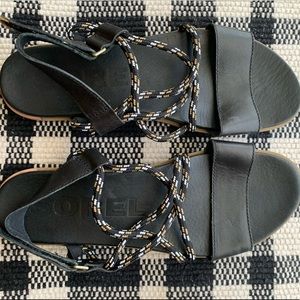 Sorel Sandals Size 10